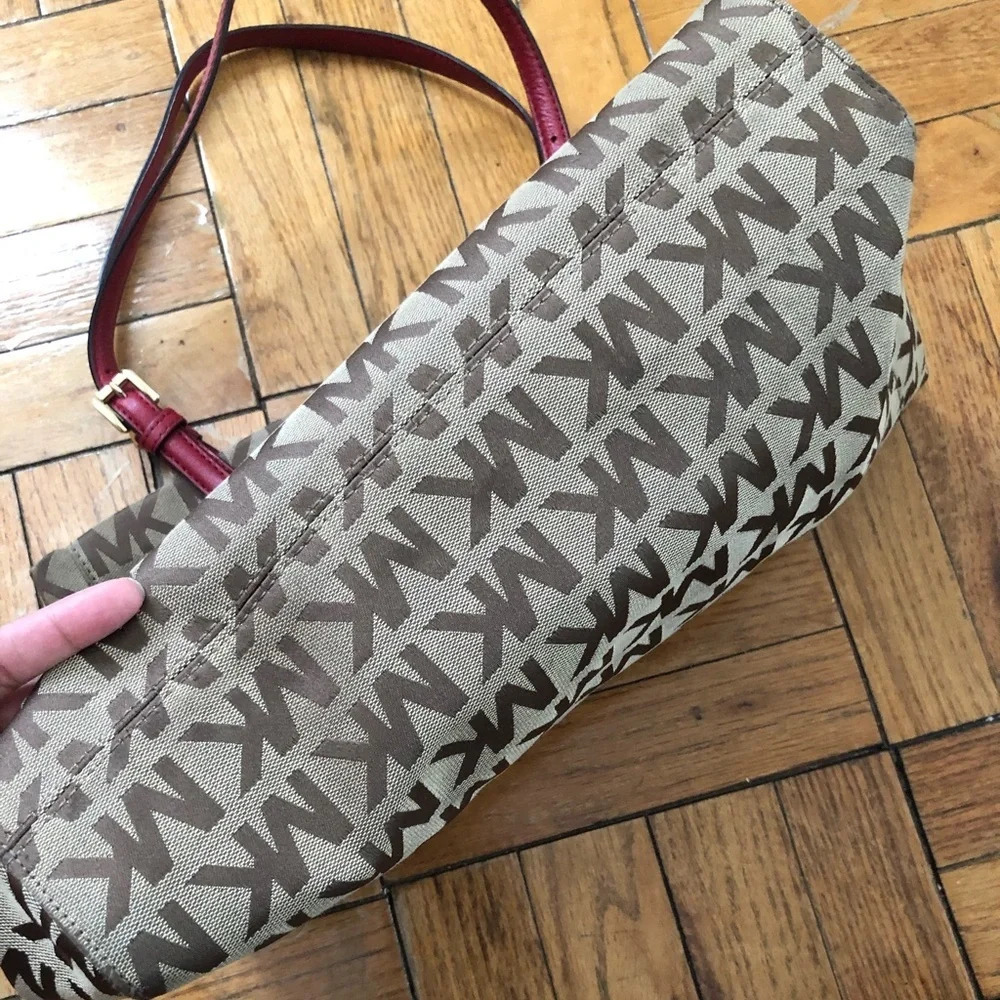 Michael Kors Bag - Picture 12 of 14